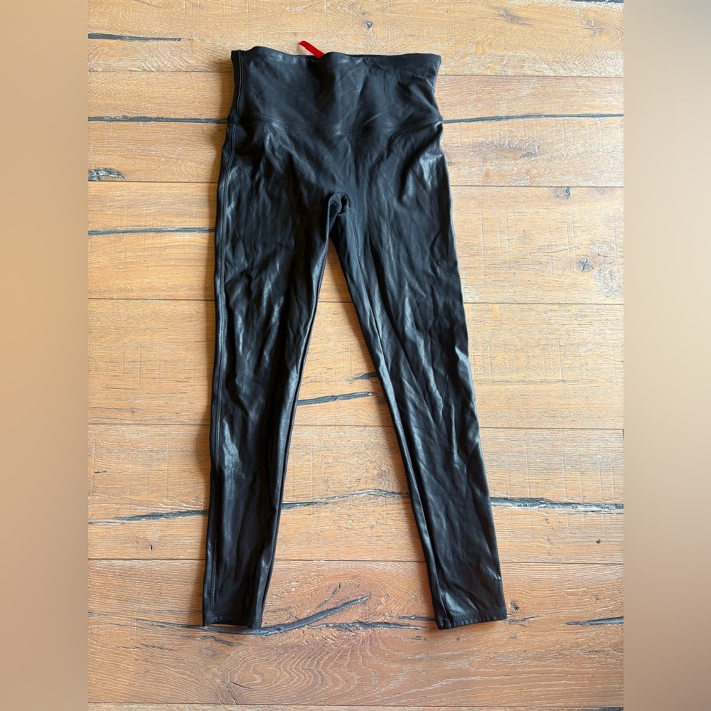 SPANX Shaping and Smoothing Black Leggings - Large Petite